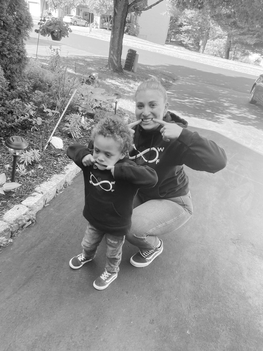 ayaa1k's tweet photo. Matching in our PWRF hoodies 
@Pwerichf thank ya for the custom toddler size 💚 💸🖤 https://t.co/gpPwro2k12