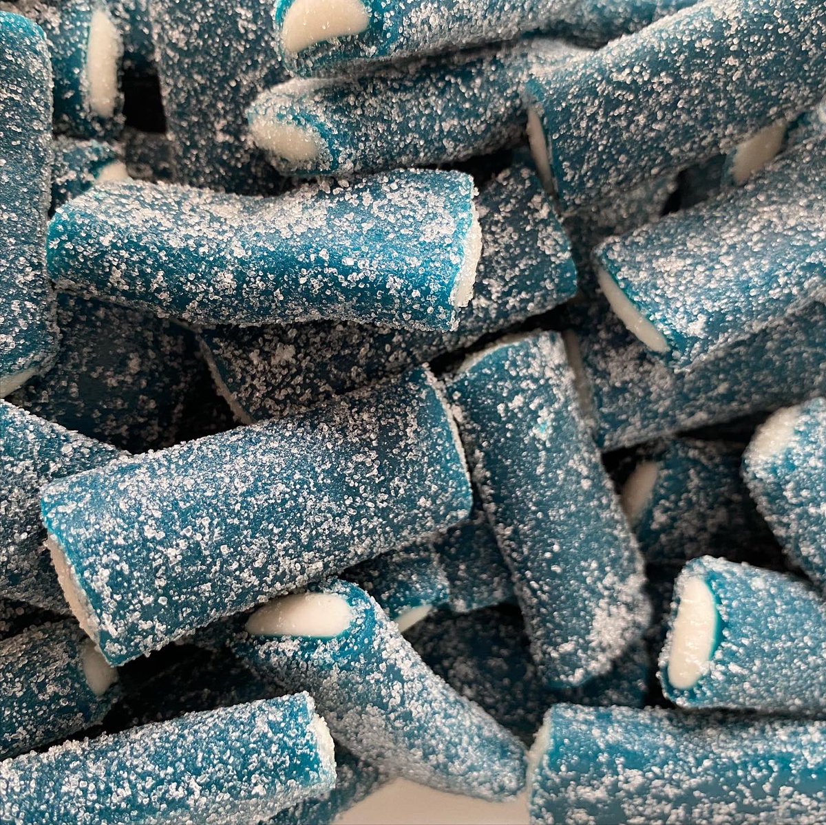 SpoonfulSweets's tweet photo. Our fizzy raspberry rockets are are a popular choice with our customers 💙
#fizzysweets #sweets #sweetshop #pickandmix https://t.co/F2EKe1URQA