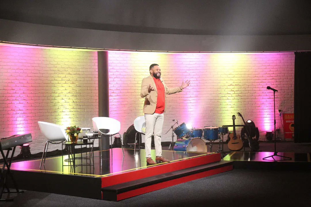 ONEGospel's tweet photo. We're about to enter the jesters quarters. The labour's of love & laughter live here. We hope you enjoy tonight's episode at 19:00. God bless. 🤲🏼❤
#1GLTBL #onegospel #christiancomedy #cleancomedy #saturdaystandup #localcomedy https://t.co/Tey6wlmrH2