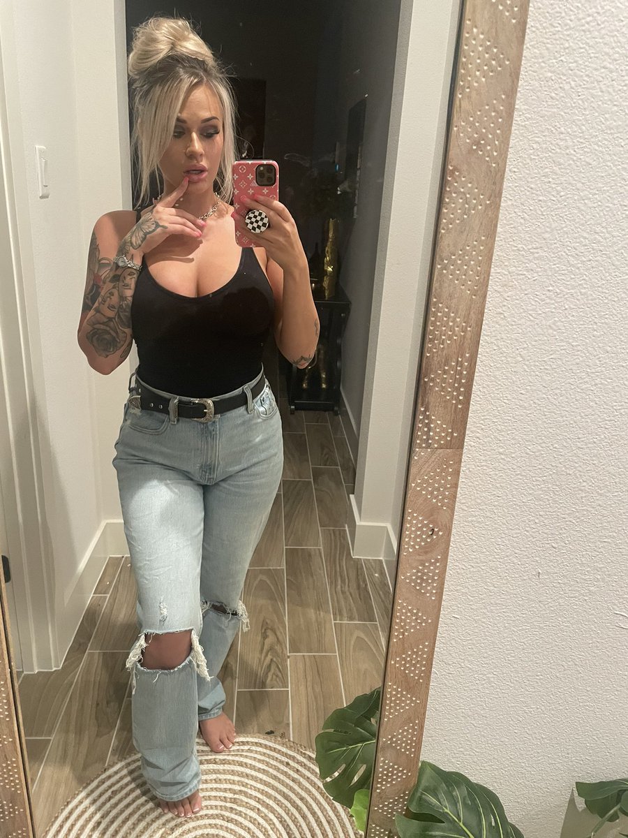 Brooke Christine ☆ on Twitter: "🖤🫶🏼"