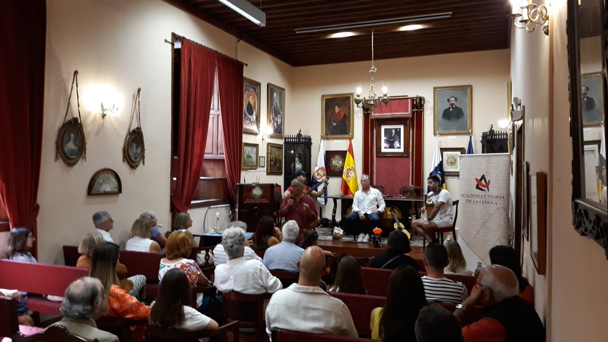 Algunos momentos de las actividades de la #NocheDelPatrimonio en la RSEAPT <a href="/PatrimonioHLL/">Patrimonio Histórico La Laguna</a> <a href="/GrupoCPHE/">Ciudades Patrimonio</a> <a href="/CulturaLaLaguna/">Cultura La Laguna</a>
