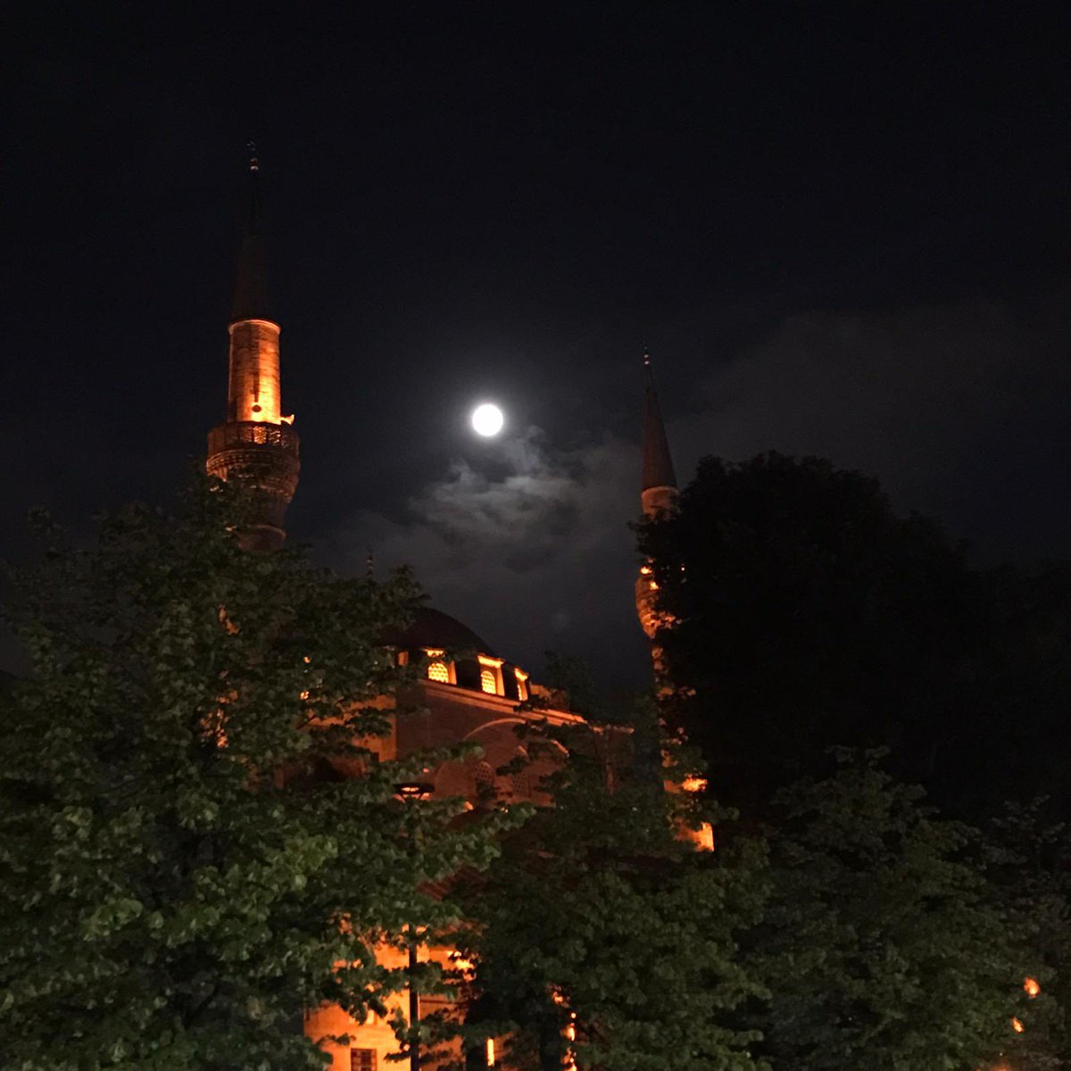 mandoloryin's tweet photo. Bekle beni Çay Baki !
@caybakiniz https://t.co/hqTjR3gN48
