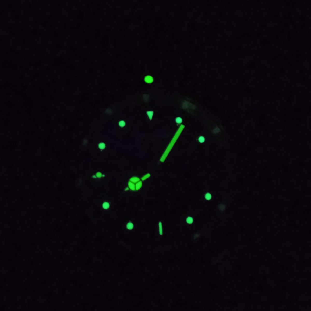 Zvezdichko's tweet photo. Lume shot #Invicta #invictawatch #invictaprodiver #prodiver #lumeshot https://t.co/7xsAnykCra