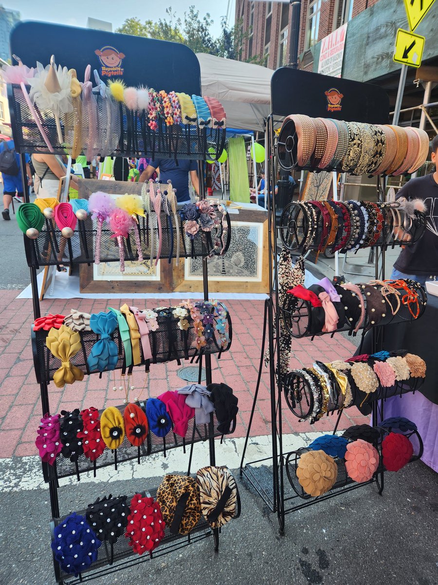 WriterJane74's tweet photo. Handmade hair accessories, straight from #JerseyCity! @ROPigtails https://t.co/WmqUyL9n6M  #AllAboutDowntown @DowntownHDSID https://t.co/ab4Mob755f