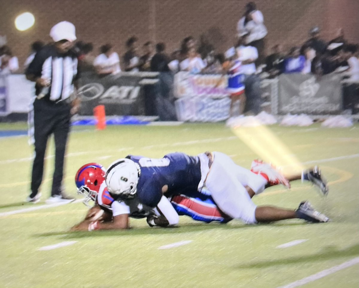 CCHS_AP's tweet photo. Sweet! @CCHSfootbal  #6 DJ Barber https://t.co/hmy0VbubqD