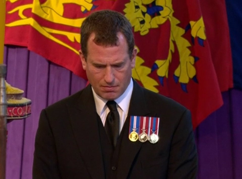 Sapphireblues3's tweet image. Peter Phillips at his Grandmother&apos;s vigil.
#PeterPhillips