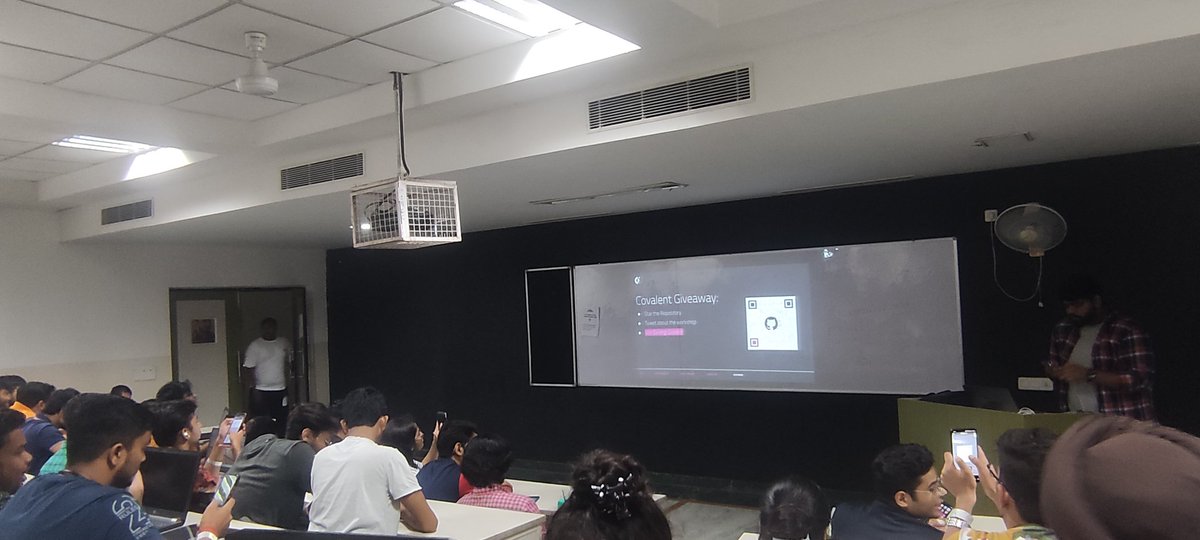KripaShankerY10's tweet photo. Wonderful workshop
#shantanusir
@Covalent_HQ 
#hackthemountains 
#hackathon https://t.co/dkanSfCmI3