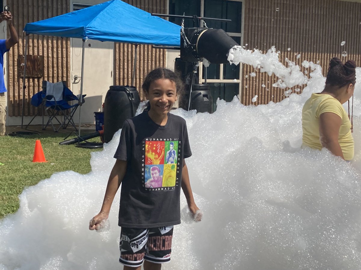 jalexanderSW3's tweet photo. Southwest Elementary Global Academy Family Picnic #FunTimes ⁦⁦@SWEJackets⁩ https://t.co/YhTpAH2nm9