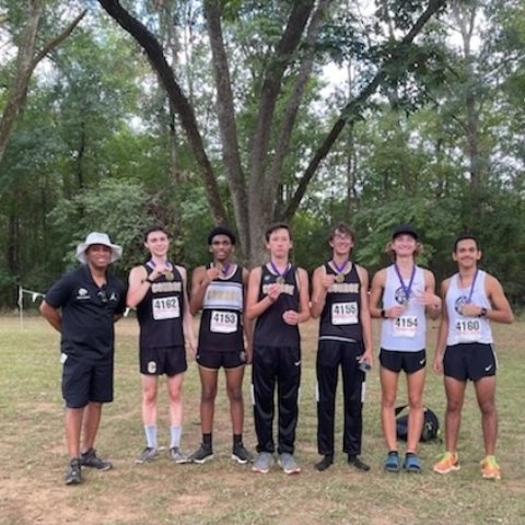 ConroeBoysTrack's tweet photo. Congrats 👏 Conroe Boys Cross Country Team. Varsity and JV both took 2nd place at the Stephen F. Austin University Invitational. Varsity was led by Gold Medalist Victor Vazquez Rosas. JV was led by Gold Medalist James Kouba. Sic'm !!! @CoachHardeman @CoachHurd32 @Tasha_Smith78 https://t.co/spIM0pfotD