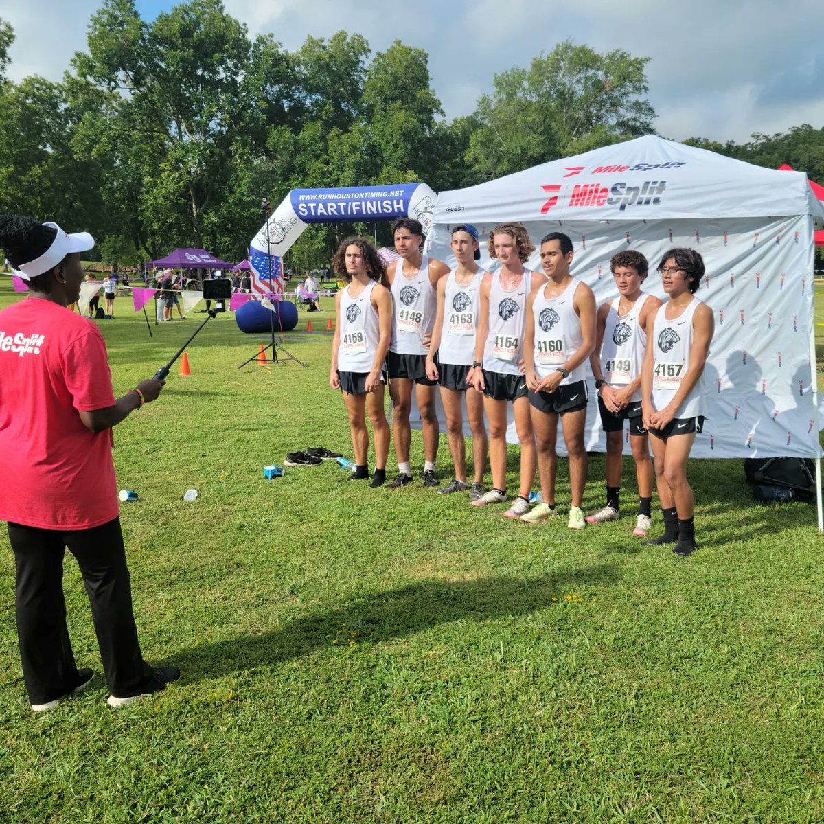 ConroeBoysTrack's tweet photo. Congrats 👏 Conroe Boys Cross Country Team. Varsity and JV both took 2nd place at the Stephen F. Austin University Invitational. Varsity was led by Gold Medalist Victor Vazquez Rosas. JV was led by Gold Medalist James Kouba. Sic'm !!! @CoachHardeman @CoachHurd32 @Tasha_Smith78 https://t.co/spIM0pfotD