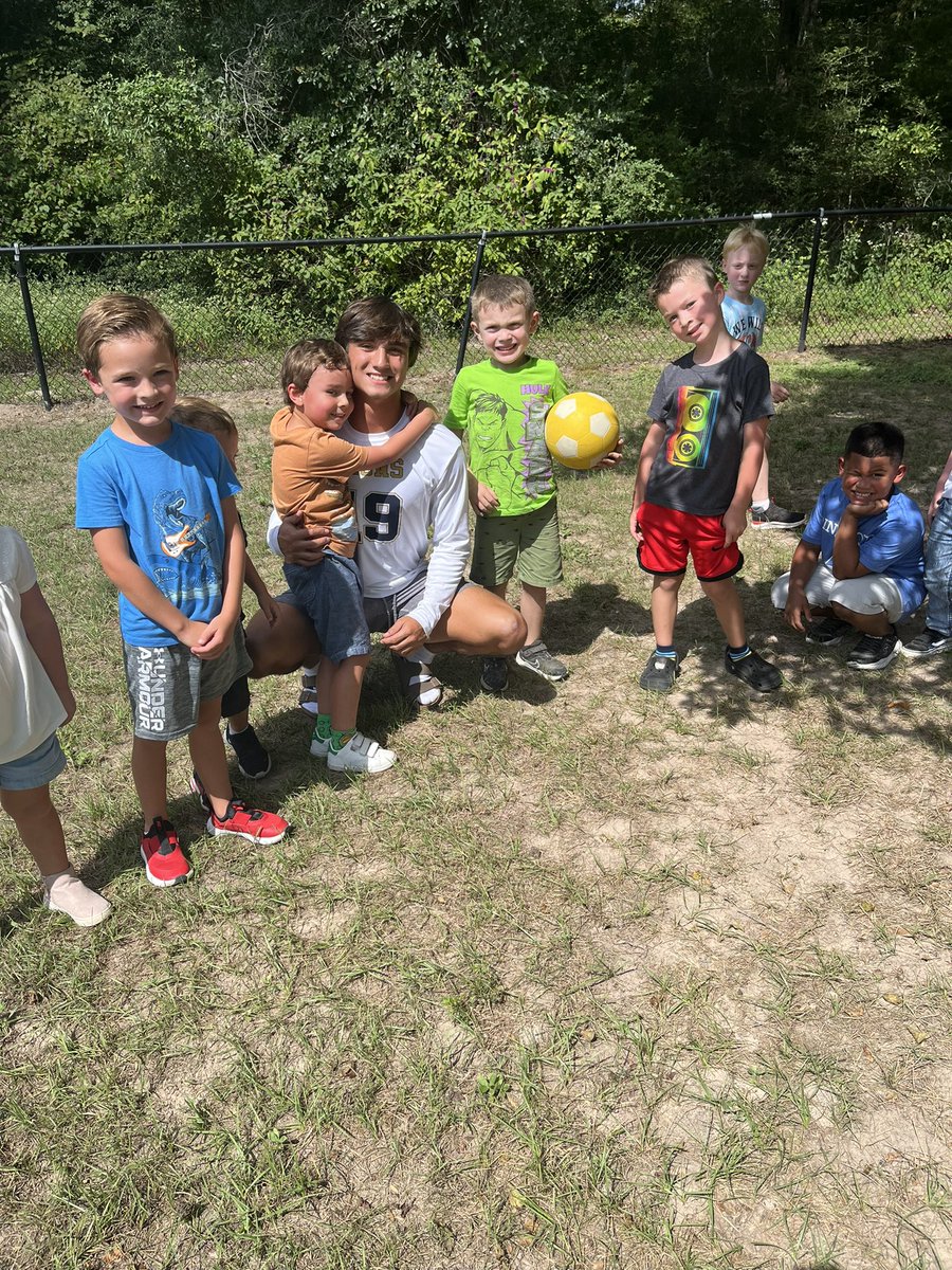 Thank you <a href="/lse_montgomery/">Lone Star Elementary</a> for allowing <a href="/LakeCreekFBall/">Lake Creek Lions Football</a> to come by and talk to our future lions. <a href="/LakeCreekTDClub/">Lake Creek Touchdown Club</a>