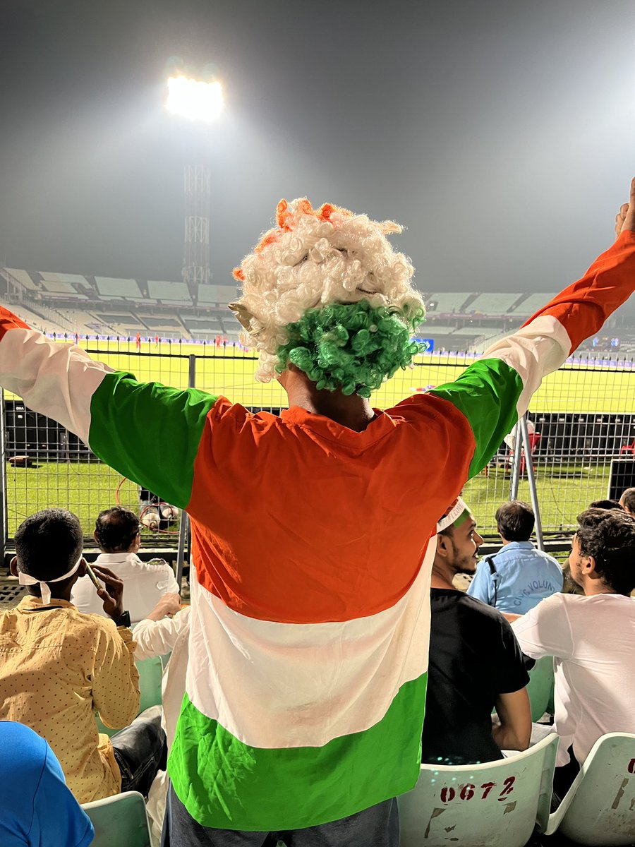 llct20's tweet photo. Spotted!!! Tonight’s #BossFan of the match. #LLCT20Begins #LegendsLeagueCricket #BossLogonKaGame https://t.co/kNd1OzbPVz