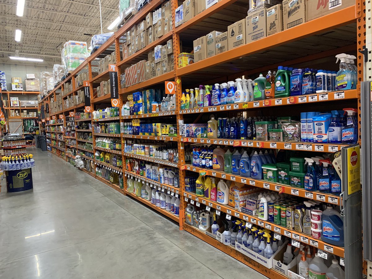 WentzelDoug's tweet photo. Cleaning aisle looking 🔥🔥🔥
Ready for the weekend traffic! @jordanolsen0288 https://t.co/qSeWq1XFbj