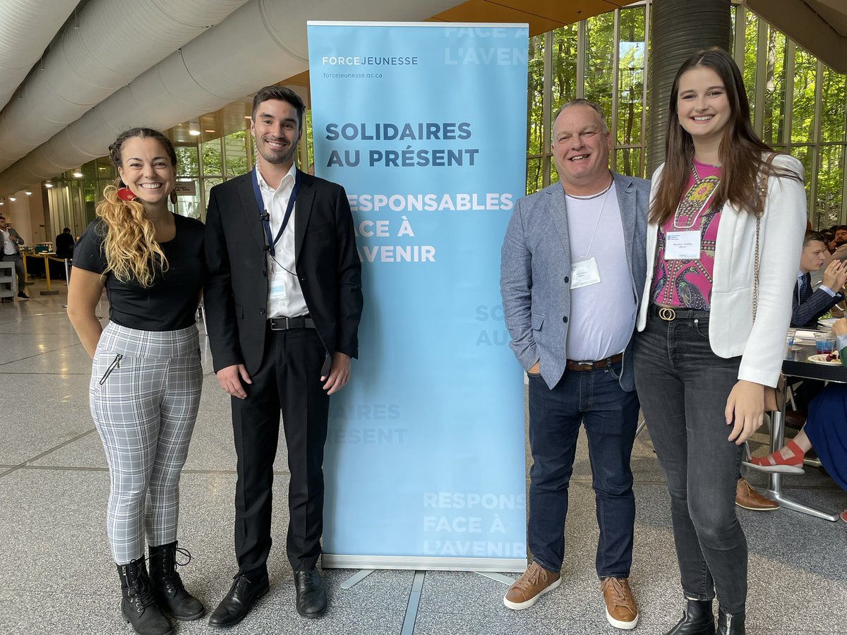 L’équipe de l’ARIHQ est présente à l’événement Rencontre Maîtres Chez Vous, organisé par <a href="/forcejeunesse/">Force Jeunesse</a>. Après la présentation d’un débat fort en contenu avec tous les partis politiques, parlons maintenant de santé mentale avec de nombreux experts. 👏🏼 #mcv2022