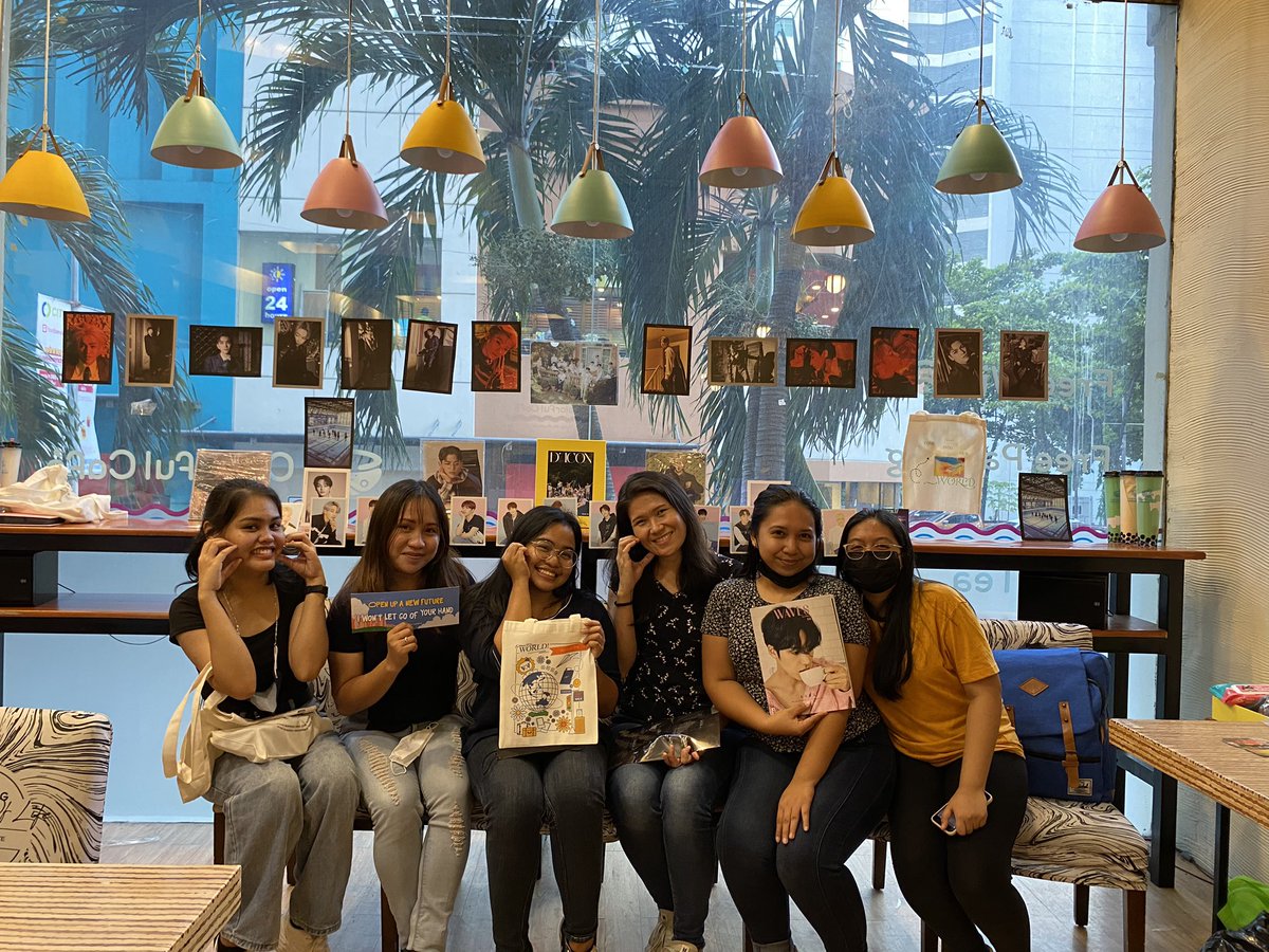 nrnbtsvt's tweet photo. Had fun with first carat event 💙 thanks to these new found friends @asvtbz @fallinflower97 @TNe95 @shuaaasvt_ and to @seventeenphcebu for hosting the event. To more events to come ☺️💎💙🍾 #SECTOR17 #SectorCEB #SectorPH https://t.co/nllCgMvoR4