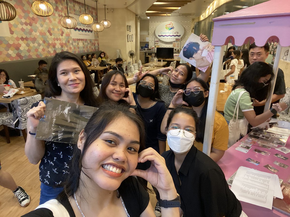 nrnbtsvt's tweet photo. Had fun with first carat event 💙 thanks to these new found friends @asvtbz @fallinflower97 @TNe95 @shuaaasvt_ and to @seventeenphcebu for hosting the event. To more events to come ☺️💎💙🍾 #SECTOR17 #SectorCEB #SectorPH https://t.co/nllCgMvoR4