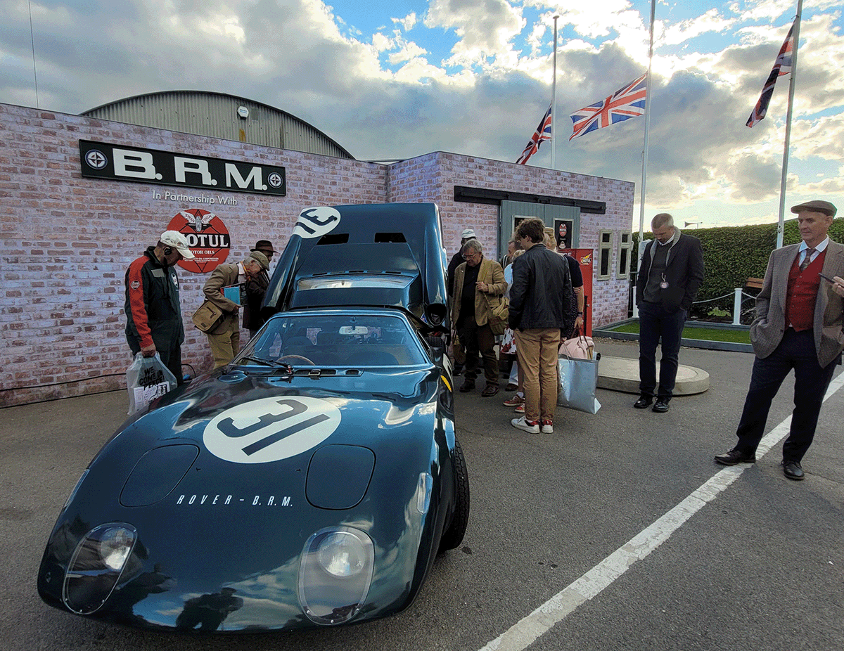 BMMuseum's tweet photo. 📸 All 3 of the Museum's eye-catching cars at @goodwoodrevival this weekend!
Find the Rover-BRM at the 'BRM Factory' by @brm_racing in assoc. with @Motul_uk. Also look out for the first Mini & BMW Dixi.
#GoodwoodRevival #FirstMini #RoverBRM #BRM #BritishRacingMotors #BMWDixi https://t.co/ehomLcZ0Y4