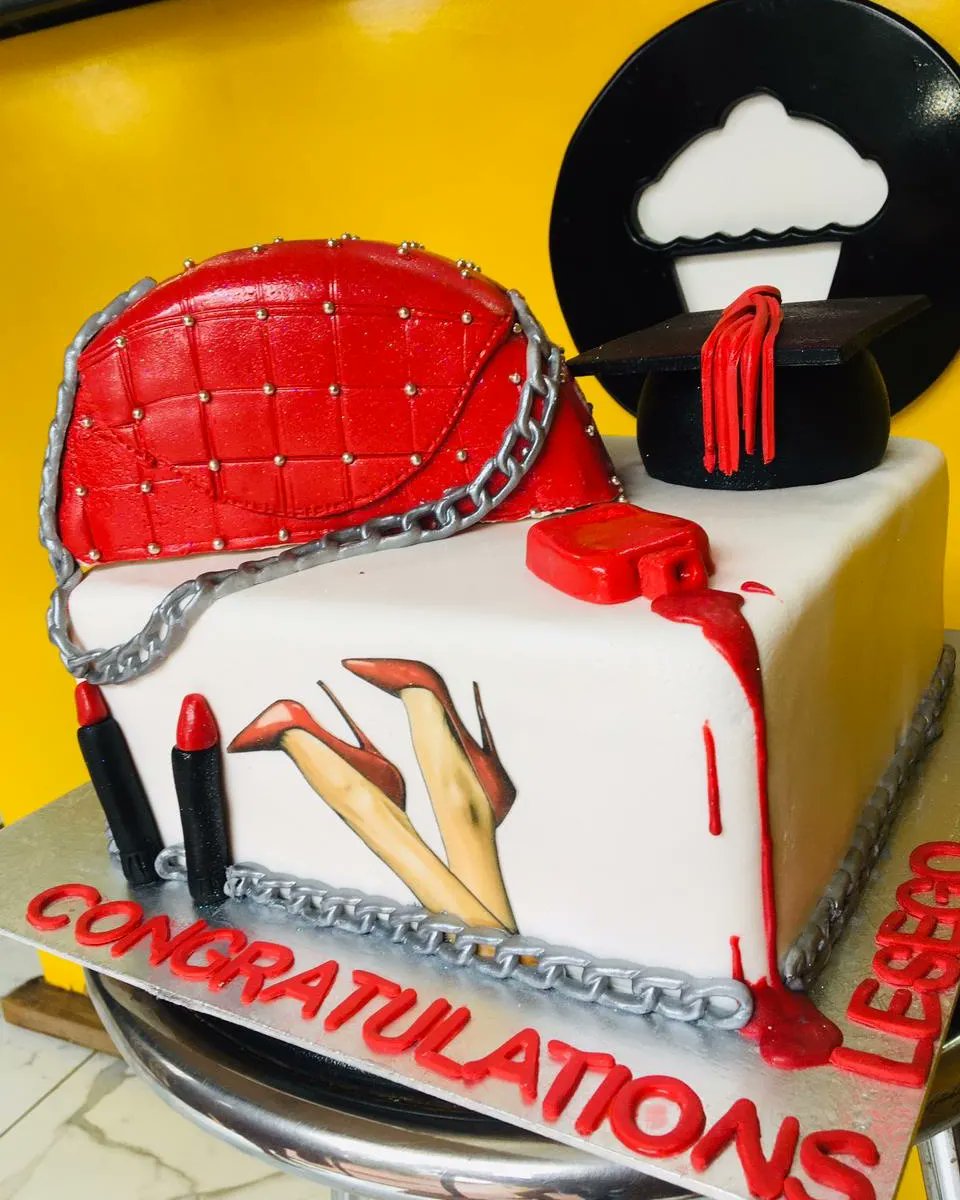 TheMuffineers_'s tweet photo. Cake is there for you to INDULGE. It's there for you to CELEBRATE. It should never be unpleasant, and it should never be ordinary.
🍰🍰🍰🍰🍰🍰🍰🍰🍰🍰🍰🍰🍰🍰
#makeup #makeuptutorial #makeupartist #makeupcake #cake #cakes #vaal #vut #nwu #nwupukke #muffineerscakes #muffineers https://t.co/BIi8jhW6Kf