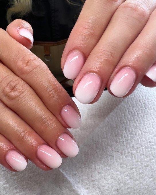 Mirror mirror on the wall, Who's hands are the most beautiful in the world? #fetish #nails #fetichiste<a href="/tag/nails"class="tags"><span>#nails</span></a><a href="/tag/fetish"class="tags"><span>#fetish</span></a><a href="/tag/silk"class="tags"><span>#silk</span></a><a href="/tag/handfetish"class="tags"><span>#handfetish</span></a><a href="/tag/fetichistes"class="tags"><span>#fetichistes</span></a>