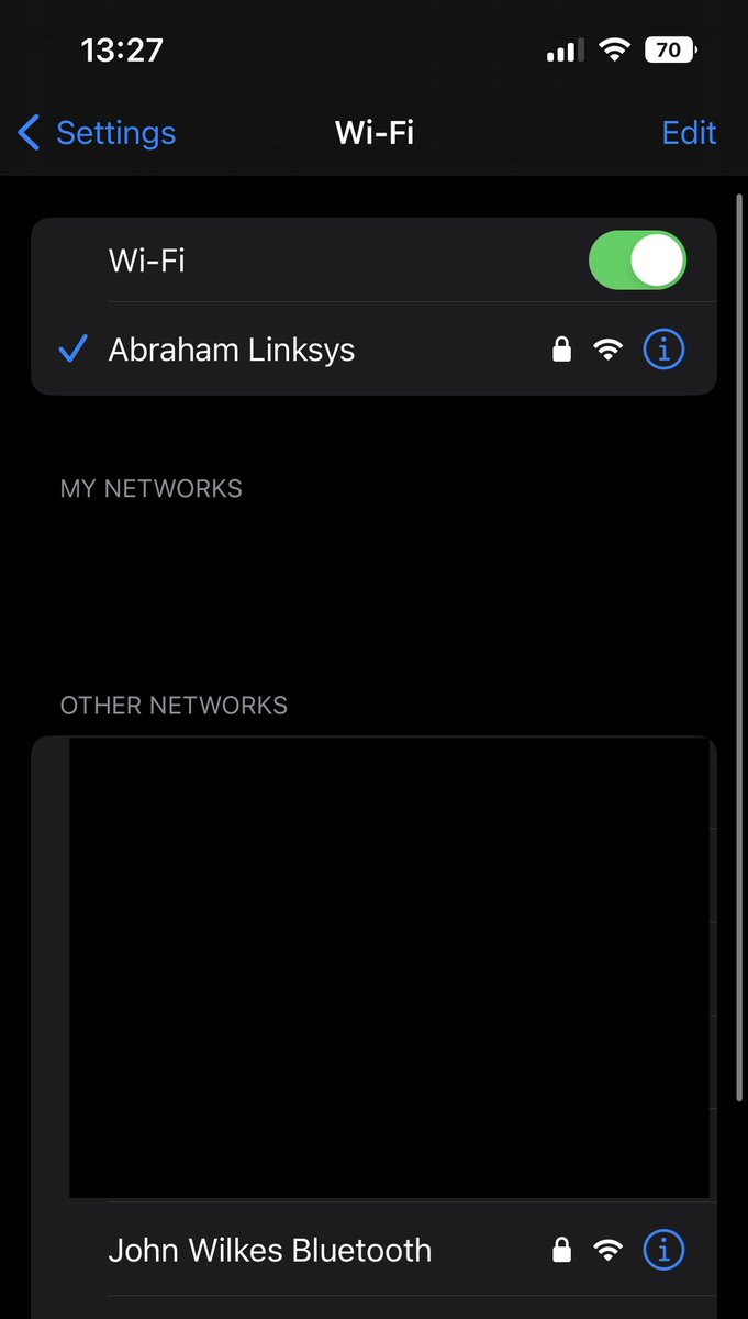 MattKlaver7's tweet photo. Uhoh, the wifi situation here is getting a little dicey https://t.co/4Fmpwu1Hlz
