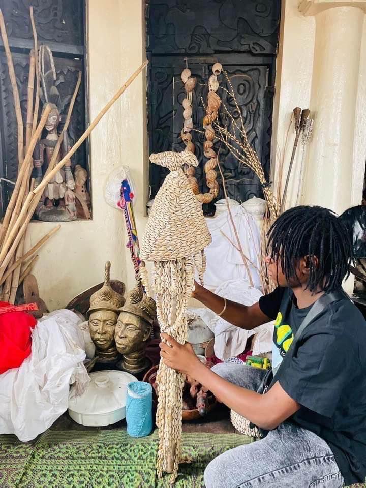 animolenikun's tweet photo. Dàda
 
In Yoruba land a child born with naturally locked hair similar to dreadlocks is known as Dàda.

Dàda children are believed to be predestined, special, prosperous, in good health, have good destiny and are attached to their hair. https://t.co/n4gBSDWRQf