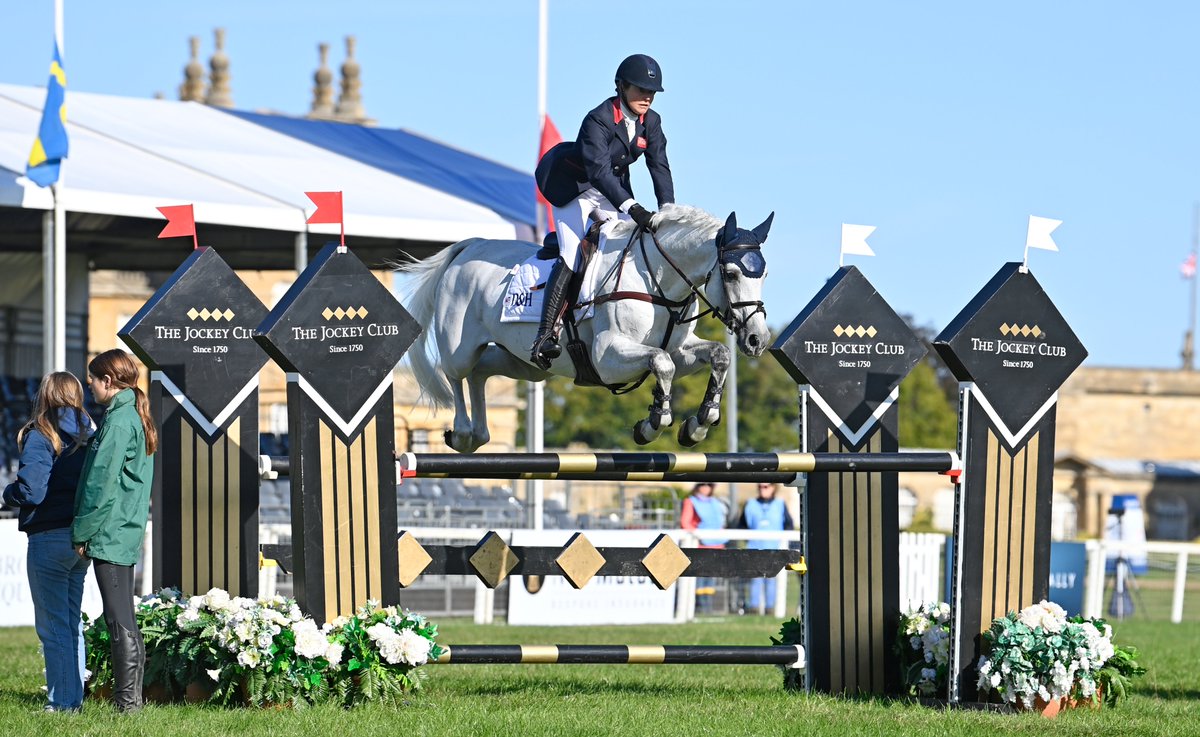 BlenheimHorse's tweet photo. Blenheim Cross Country Day β
Malin Hansen-Hotopp leads going into the showjumping π©πͺ
#BPIHT https://t.co/otvace0A7h