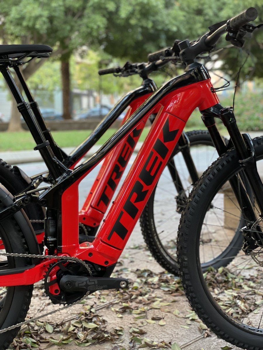 Por fin os lo podemos contar…
TREK desembarca en Boyer, estamos súper contentos de contaros que somos distribuidores oficiales de la marca estadounidense.
La podrás encontrar en nuestra web y próximamente en la nueva tienda de Benidorm acompañada de Orbea, Pinarello, etc…