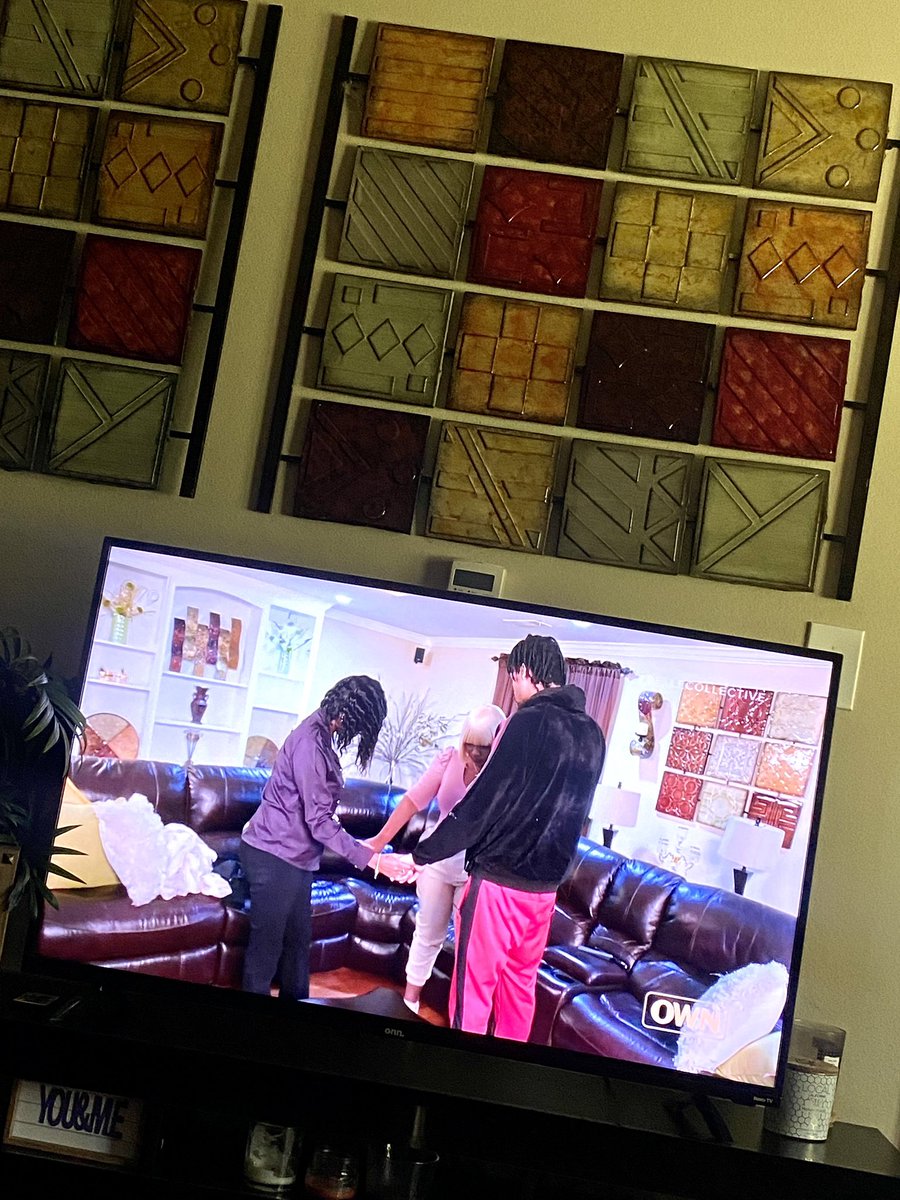 CTyRelleLive's tweet photo. I knew I like @MarieAbston for some reason! Look at our taste in wall art πͺπΎπ€, and still rooting for your success in alll things!!! #TeamMarie #LLRavenπ€π https://t.co/3BReYhcmX8