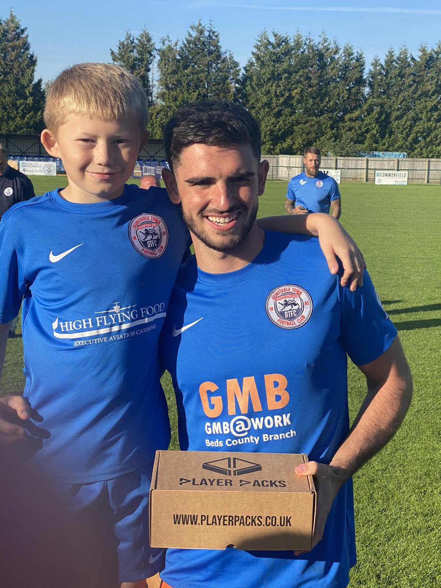 DunstableFC's tweet photo. Congratulations to Kyle Faulkner, who picks up today’s man of the match, to go alongside the match ball!

Here he is picking up his award, from @playerpacksuk with today’s mascot Freddie https://t.co/WWF74D1QFz