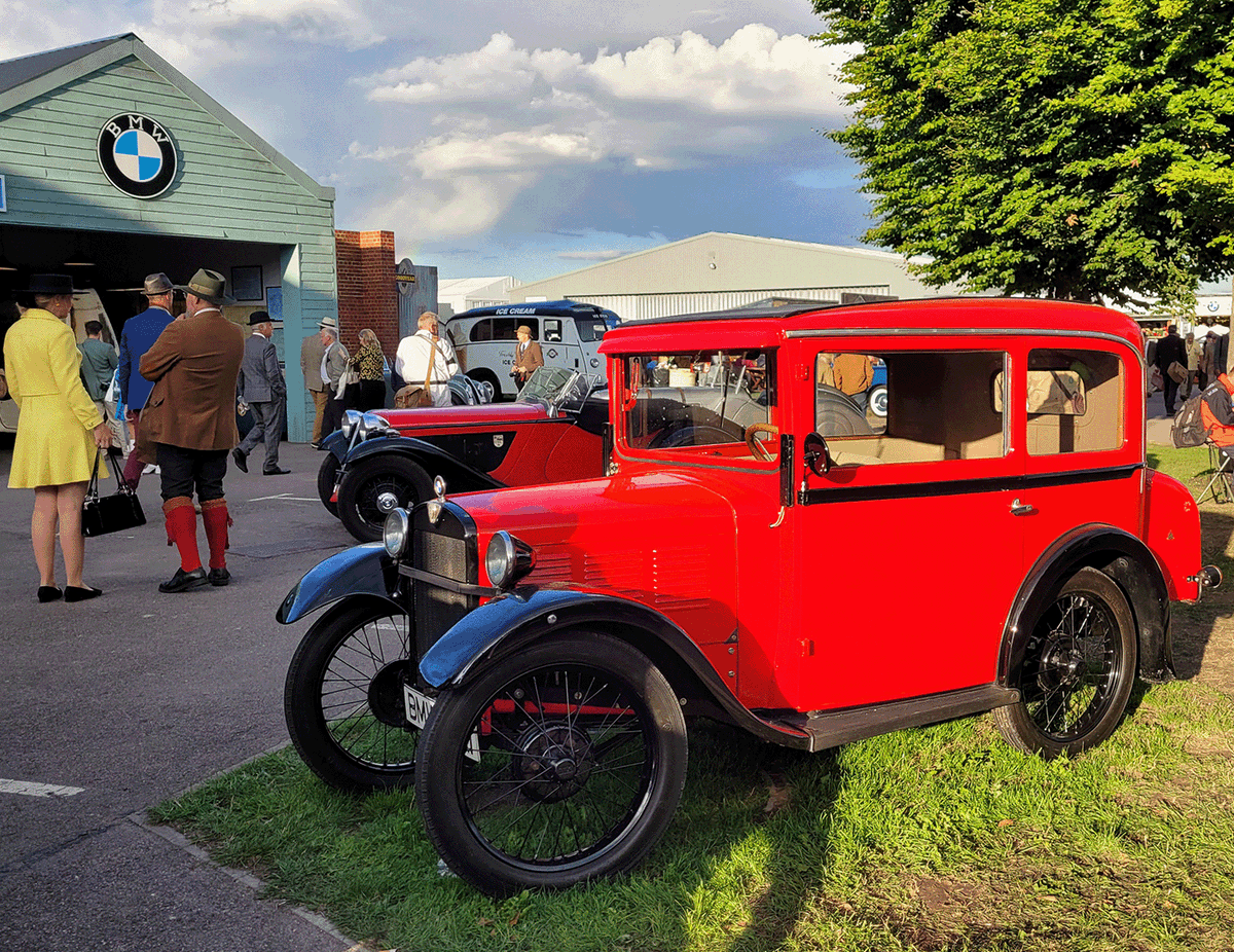 BMMuseum's tweet photo. 📸 All 3 of the Museum's eye-catching cars at @goodwoodrevival this weekend!
Find the Rover-BRM at the 'BRM Factory' by @brm_racing in assoc. with @Motul_uk. Also look out for the first Mini & BMW Dixi.
#GoodwoodRevival #FirstMini #RoverBRM #BRM #BritishRacingMotors #BMWDixi https://t.co/ehomLcZ0Y4