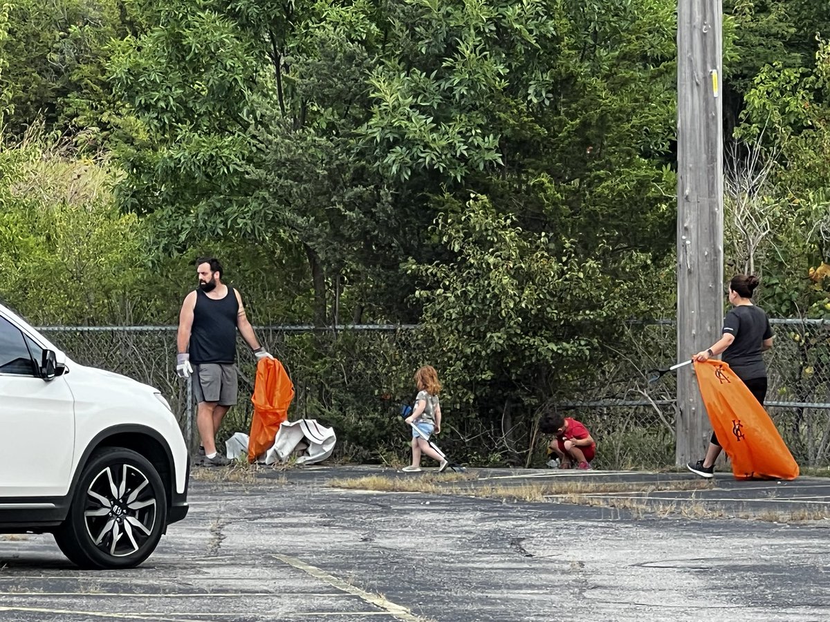 AdubToGo's tweet image. 2022 K&amp;amp;G Cleanup was a success! Our crew is mighty but happy to grow. DM me to be added to the email list next yr. An obnoxious pestering as grief persists is that those we’ve lost will one day be forgotten. Kaitlyn’s Cleanup Crew ensures that will never happen. Appreciate y’all.