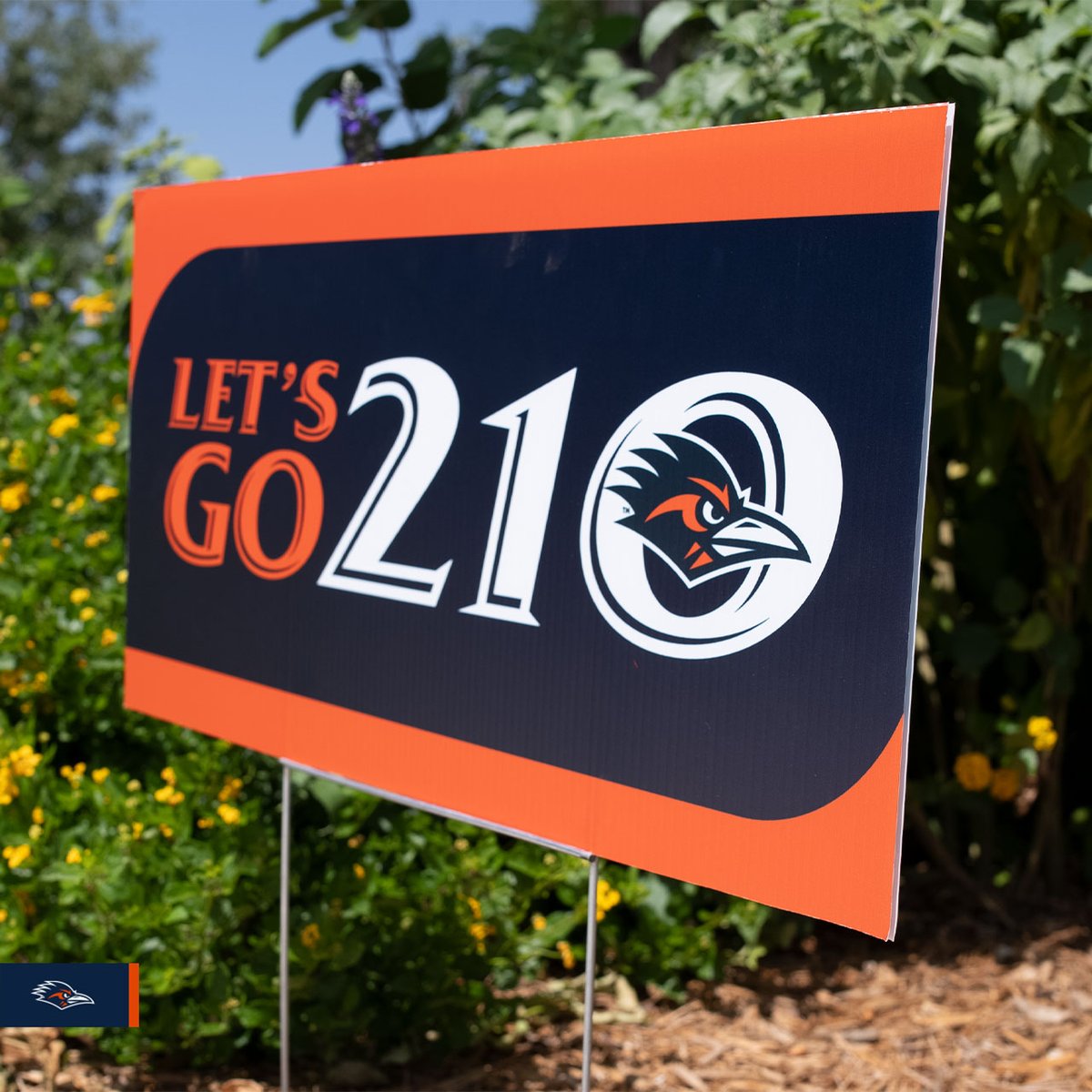 UTSAAthletics's tweet photo. It's GAME DAY! Let's show our 210 spirit all across town today! 😎 Tag us, and show off your 210 pride with us! 🤩 

Check the link in our bio! 🔗 

#BirdsUp🤙  I #LetsGo210 https://t.co/pjeHYqCjqc