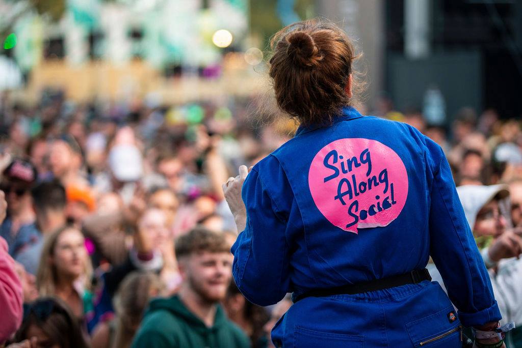 BlasNahEireann's tweet photo. Let's Dance!

To celebrate our finalists we'll be bringing the party back with @singalongsocial 

Friday 30th Sept @DickMacksPub at 9pm

Feel good, fun filled, zero commitment choir, cheesy tunes, dancing &amp; sheer craic are guaranteed. 

We had to bring it back for #Blas2022 https://t.co/XyypfRu2AR