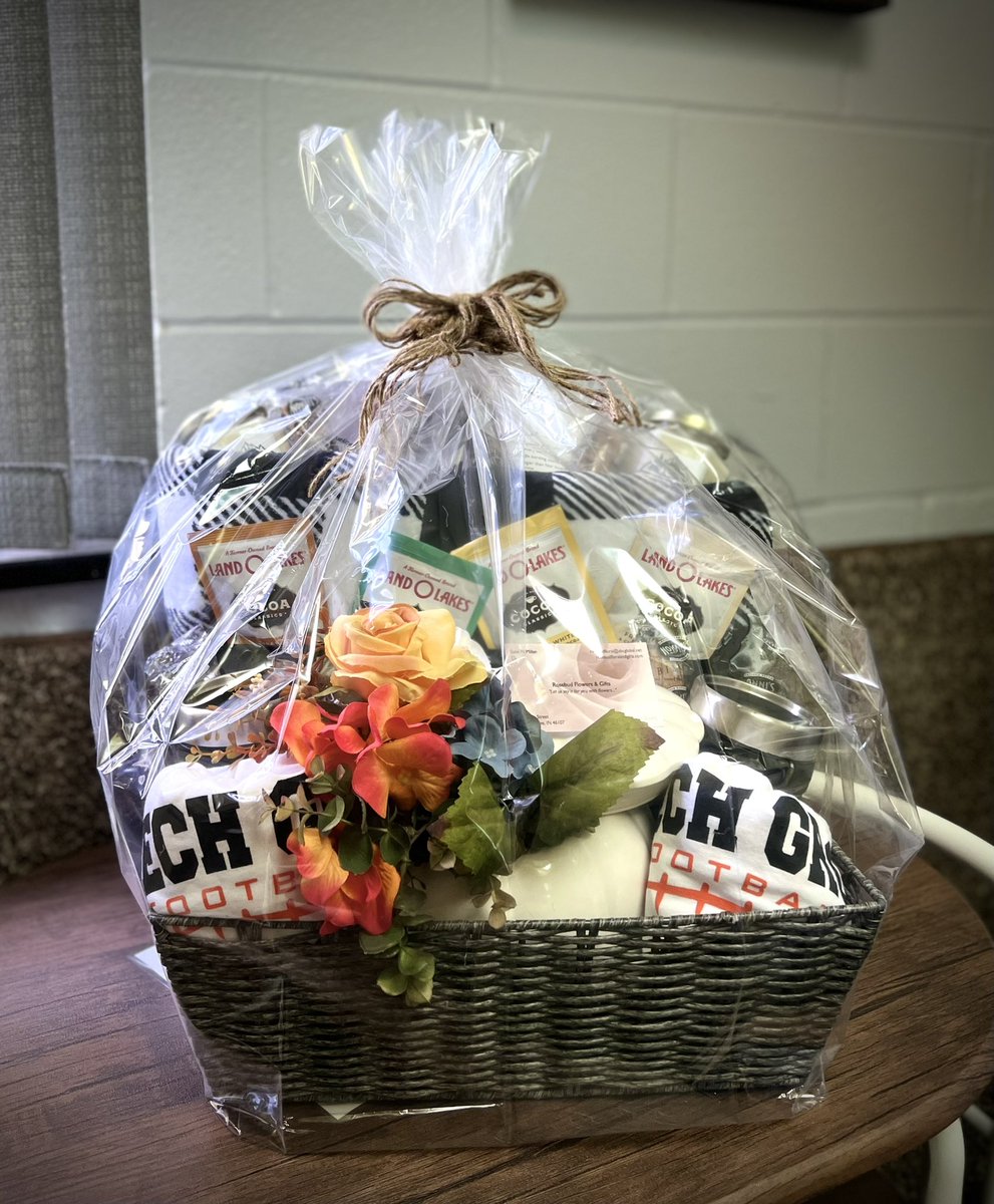 BGHS_Volleyball's tweet photo. Come to the fall festival to support your Lady Hornets π we have sweets,snacks, face painting & a very nice raffle basket filled with some local goodies β€οΈ
#BGHSVB #Together #supportlocal #fallfestival #BeechGrove #BGCS https://t.co/dCbAJQHpkW