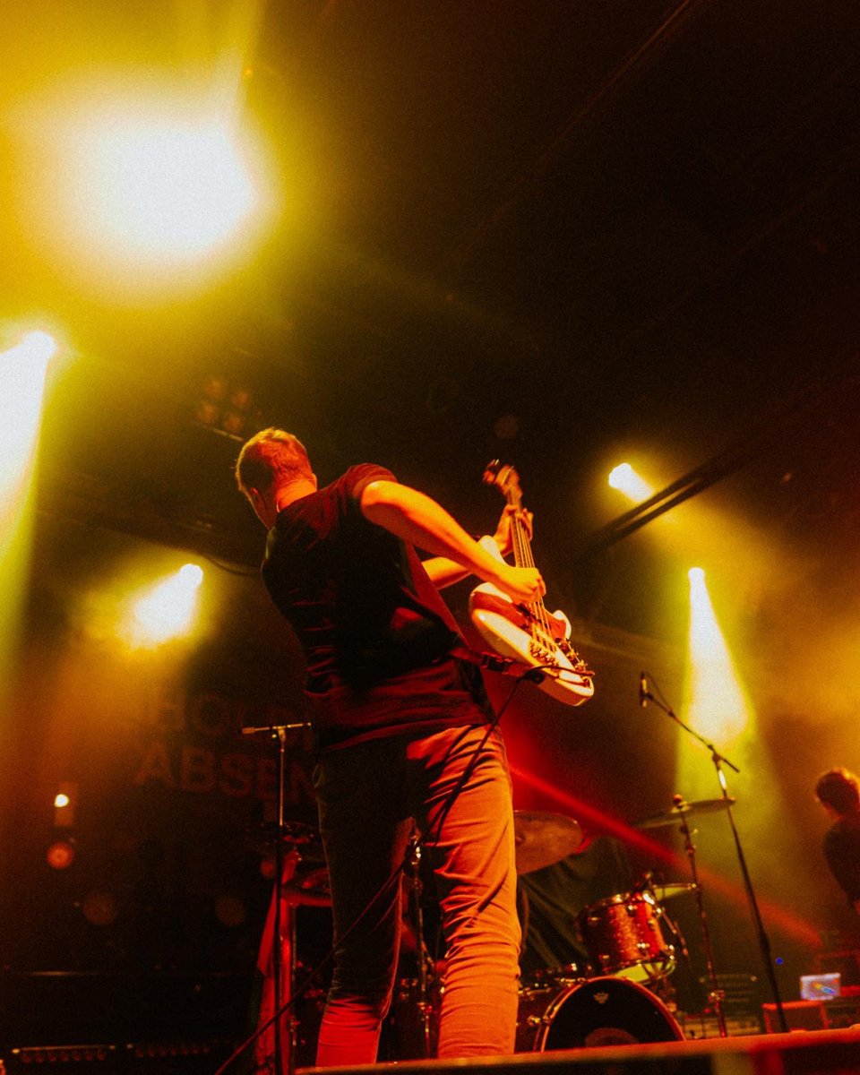 HoldingAbsence's tweet photo. Yeehaw Texas 🤠

Thank you Houston for making our first show back in Texas a great one! We have two more shows in your wonderful state - San Antonio tonight &amp; Dallas on Sunday. Let’s go! 

📸 @bethanmillerco https://t.co/gItfNmNK0l