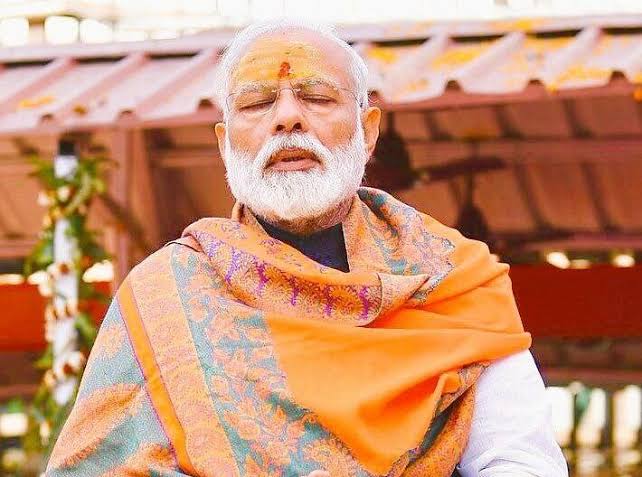 krishvoice2728's tweet photo. Wish you a very Happy Birthday Sirjee @narendramodi 
 करोडो चाहने वालो का मेला हे, कोन केहता हे शेर अकेला हैं। https://t.co/adamsiMXof