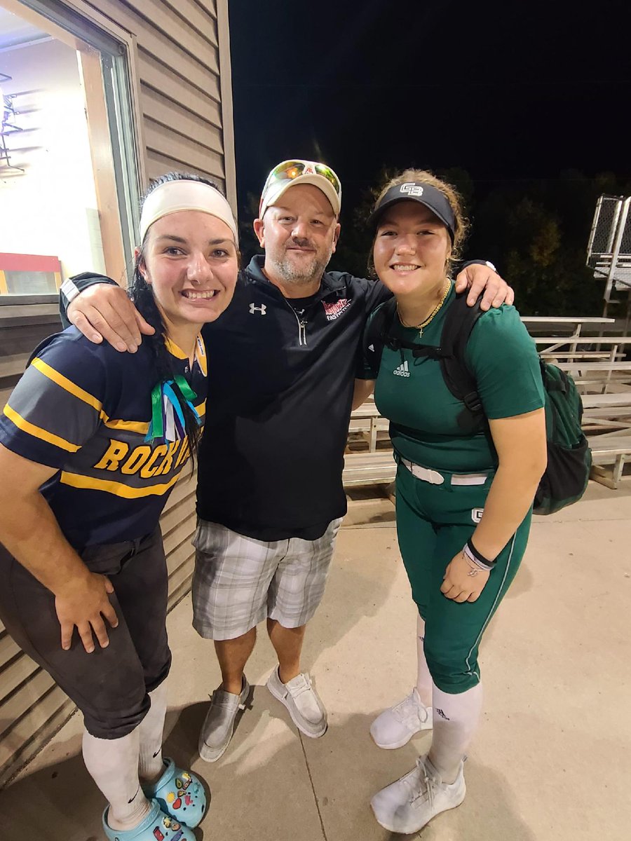 Wisoutlawz's tweet photo. So awesome last night watching Outlawz teammates @paigehanson22 &amp; @_avasander start their college careers against each other last night in Green Bay. Very proud of both of them with the hard work they've put in to get there. @GBPhoenixSB @RVC_Softball https://t.co/izQ3B9TKTf