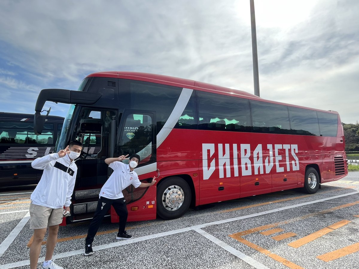 chibajets_youth's tweet photo. #千葉ジェッツU18 東北遠征1日目🫡 初日は東北学院高校さんと対戦しました⛹️♂️前半苦しい時間帯が続きましたが、ハーフタイム時に自分たちが何をするべきなのかを話し合い、後半は雰囲気が良くなり、良いプレーが見えました👀明日は仙台U18、東北学院大学と対戦します🔥 #コスモスバス #千葉ジェッツ https://t.co/dwf43CMxQO