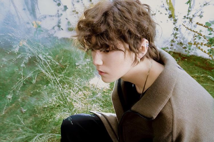 luking0420's tweet photo. [NEWS] 220917 #LuHan’s Instagram updates: 🌈🌈🌈

(2/2)

Cr. 7_luhan_m
Link: https://t.co/mRtzuKF49i

#鹿晗 https://t.co/jtK91JD7QW