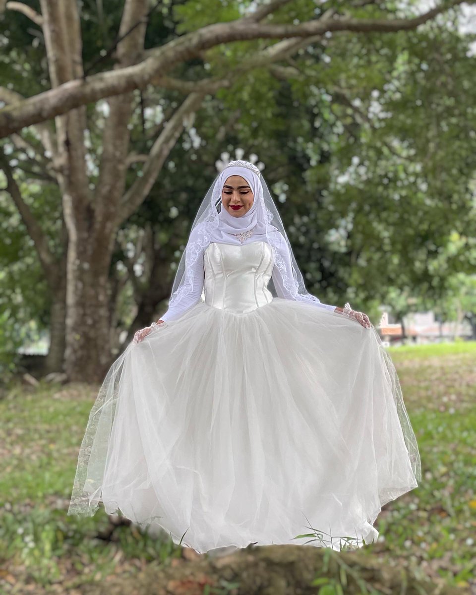AbbyStudio90's tweet photo. Done for today #makeupbridal #makeup #makeupartis #makeupartis #MakeupAddict #makeupwedding #makeupevents #makeupnight #makeupkahwinmurah #makeupmalaysiamurah #muapj #muakl #muaselangor #muamalaysia #weddingdress #muaklang #muashahalam https://t.co/pJld36afO1
