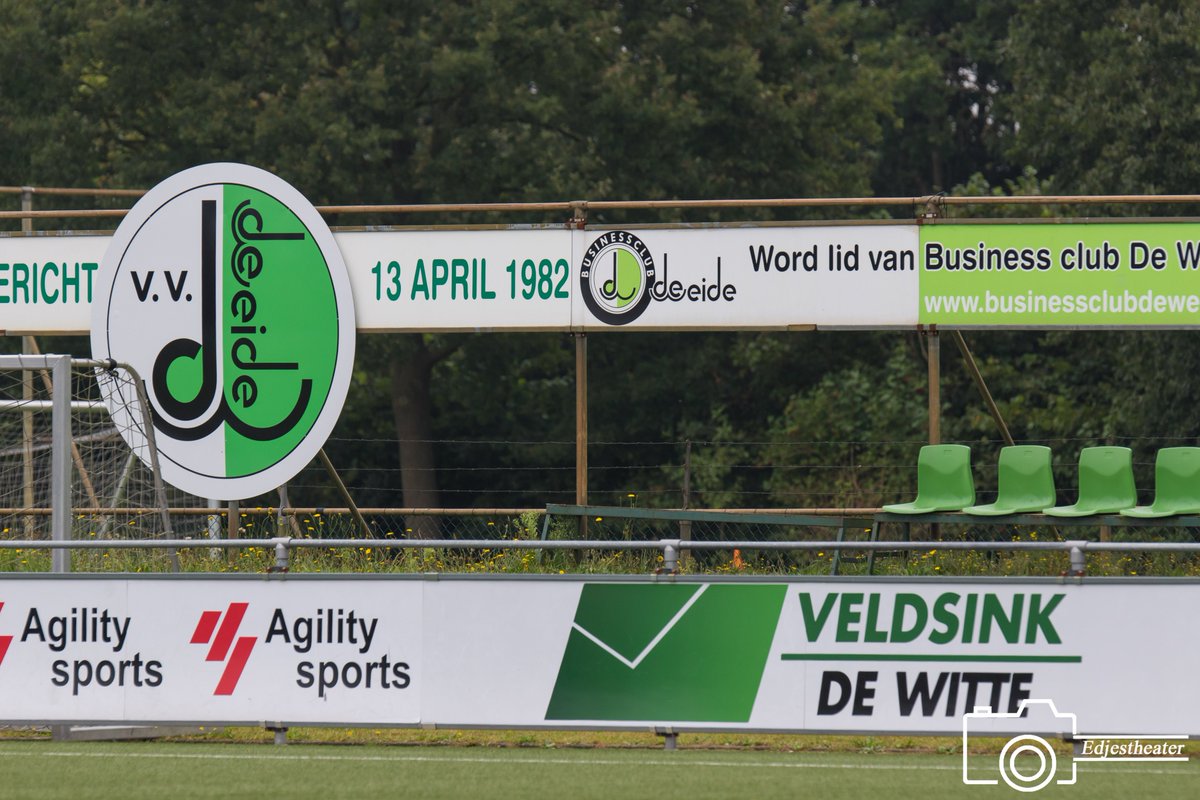 stadionautist's tweet photo. 'Uit den oude doosch...'
Vorig seizoen mocht ik voor FC12 Magazine op pad en kwam ik terecht bij @deweide in Hoogeveen.
https://t.co/M7Ci3veie1
#Groundhopping #DeWeide #Hoogeveen #Nonleague #Ground #Footballground https://t.co/kTVpvnePrf