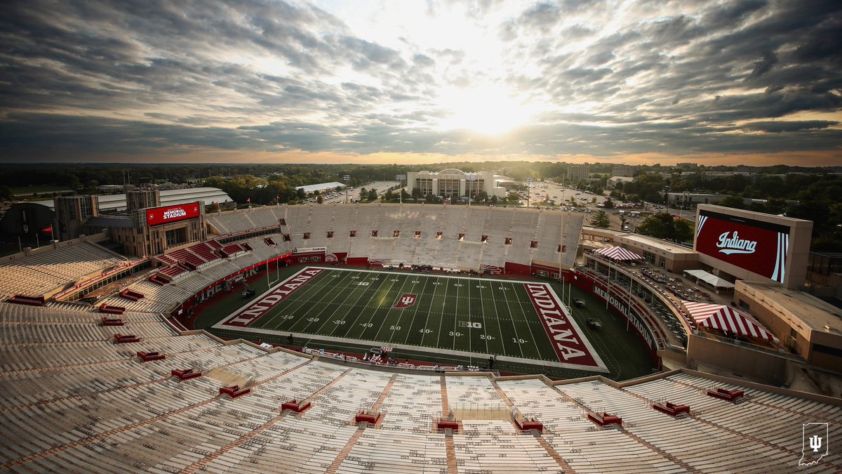 IndianaFootball's tweet photo. Wake up, Bloomington. ☀️ https://t.co/7B47eGu9Bu