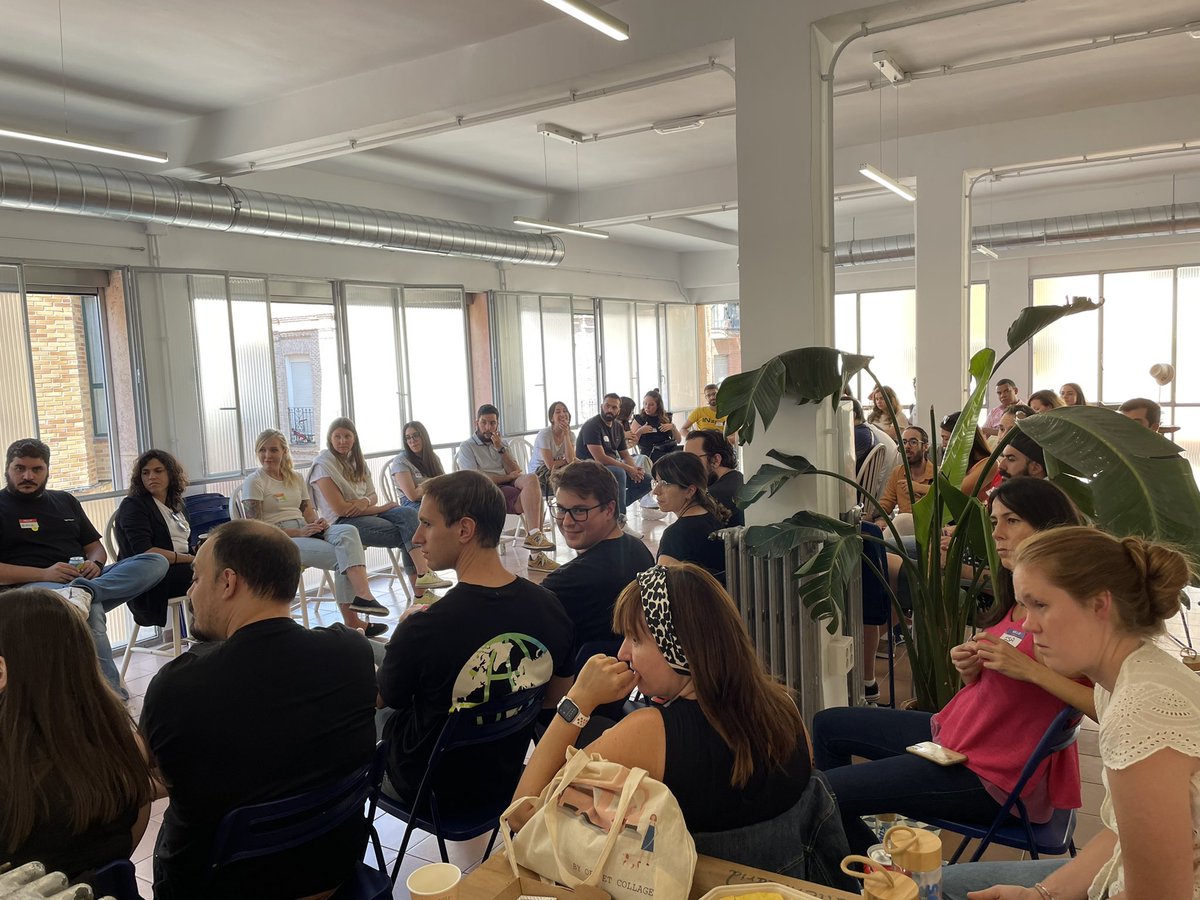 MimFerrer's tweet photo. Está siendo súper enriquecedor el estar rodeada de gente de disciplinas tan diferentes pero tan ligadas entre sí. Hay gente muy pro!! 😍😍😍
#OpenkudOS https://t.co/AncQfaxciH