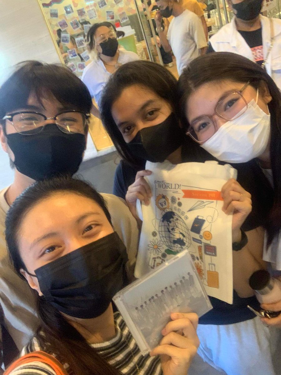 DinoSeungmin's tweet photo. Had a great time with fellow carats! Thank you @seventeenphcebu! Special thanks to @aigoooooooooos, our MVP! 🤣🤣 

@_dimseom @iam_yn_ 
#SECTORCEB #SECTORPH https://t.co/nx5tNFJOOK