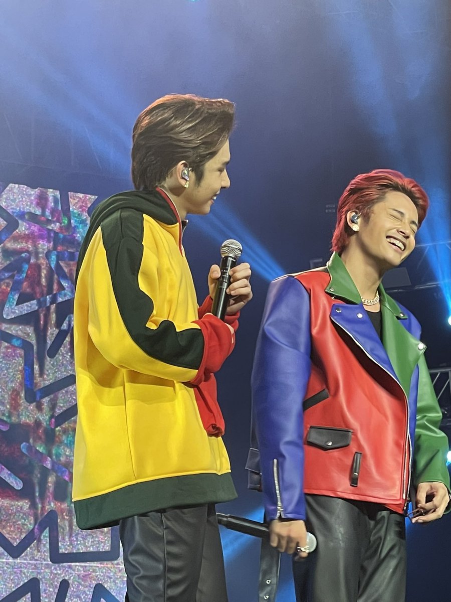 keuntinini's tweet photo. ‘parang masarap sa pakiramdam na nakikita mong masaya si ken’ 

SB19WYAT in Manila 
@SB19Official #SB19   
#WYATKickoffConcert #KENTIN https://t.co/NIv3vfQsRX