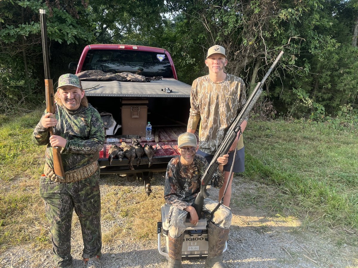 CraigConger2's tweet photo. 🚨The BushyTail Mafia smacking some 🪵 🪵 Woodys 🪵🪵this morning. #3manlimit https://t.co/aytpESYbRb