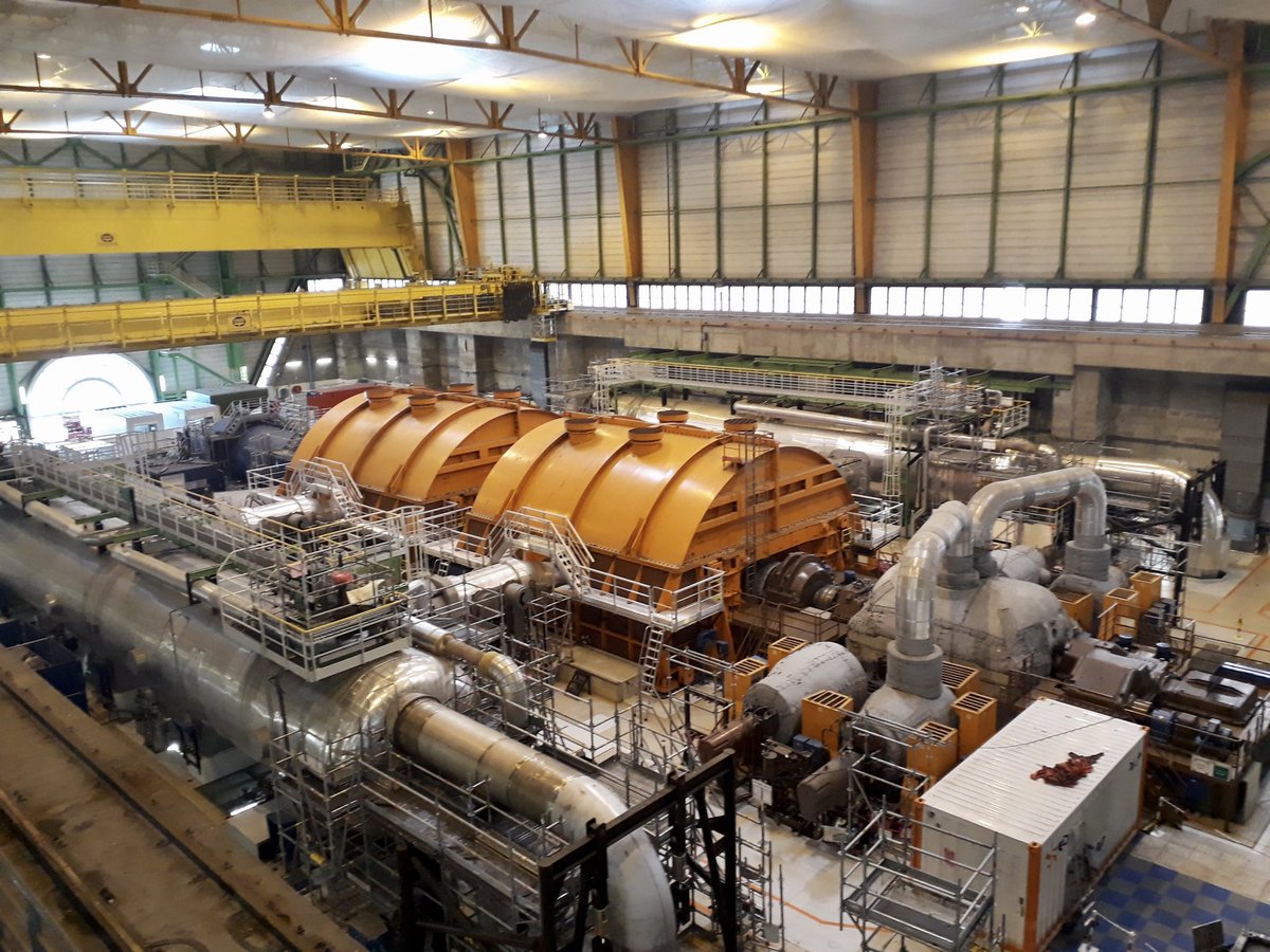 En direct des #JourneesDuPatrimoine ! Nos visiteurs en route pour découvrir l’une de nos deux salles des machines. Bâtiment qui abrite la turbine et l’alternateur ⚡️ #DLDNov
👷🏻‍♀️👷🏼‍♂️Vous aussi vous souhaitez #VisiterEDF ? 👉 RDV sur edf.fr