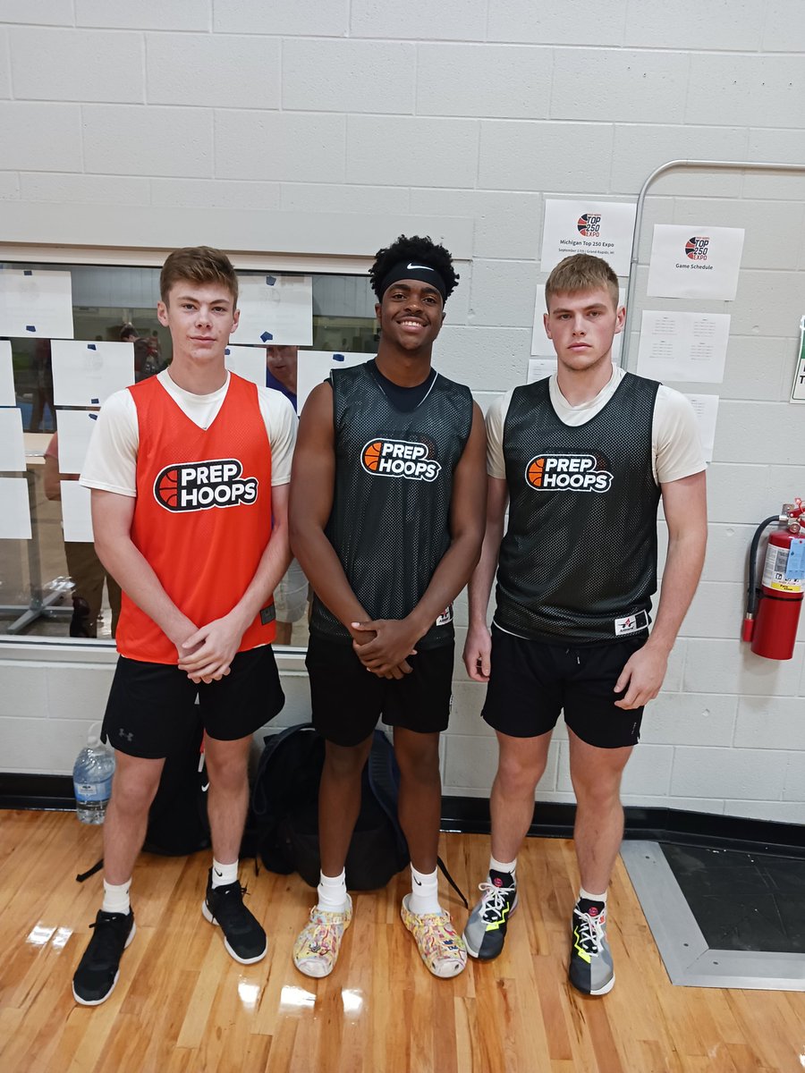 2023_24TruthMI's tweet photo. Truth kids @bryce_wine2 @BraydenWine @BristonArmstro1 out playing the game they love. Trying to show some skils at the @PrepHoopsMI 250. @nwboyshoop @OlivetBoysHoop https://t.co/Swx9AE2G4M
