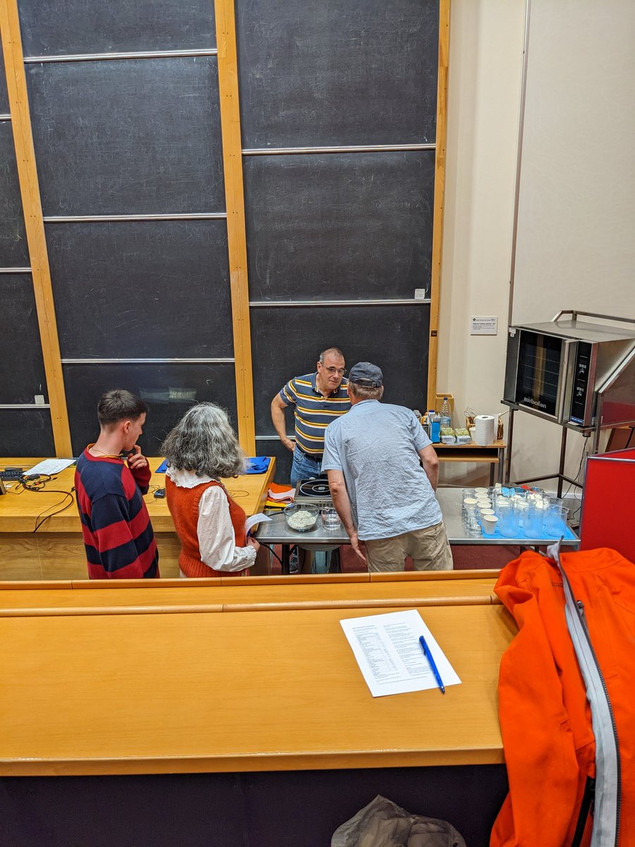 MightyBakerUK's tweet photo. It's Juergen from bake off!  Preparing for "Baking a cake - Physics in three layers".  MightyBaker back to the alma mater for a lecture in baking!

#PhysicsofFood #MeetingMindsOxford #OxfordPhysics #GBBO https://t.co/dzWU9urUfq