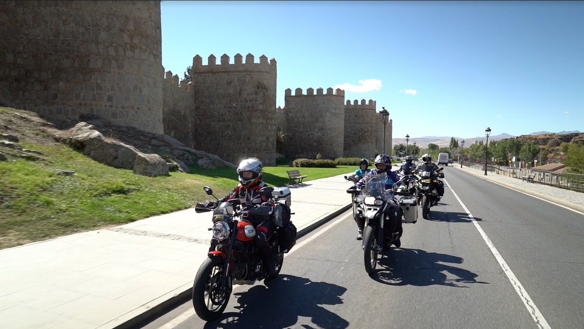RadioMARCA's tweet photo. No te pierdas mañana en @paralelo20
📍Asociacionismo en agencias #viajes con @Ciudadano_Cesar #FEMAV @Unav_Agencias @FETAVE_
🏍@AliciaSornosa y su ruta Magallanes El Cano
🍴'La Ruta del Pisco' del @chefjhosefarias
👑@JoaquinGeografo recordará los #viajes de la #ReinaIsabel https://t.co/OBYRVi1aUm